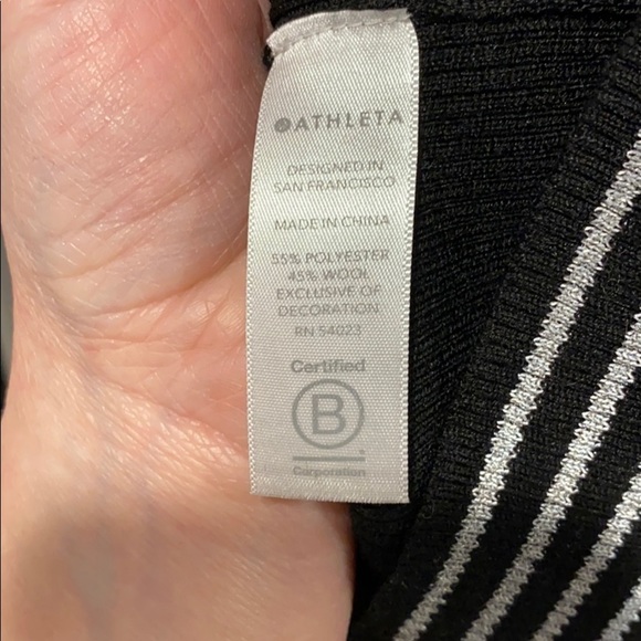 Athleta Slim Ribbed Sweater w Reflective Detail EUC - Picture 9 of 12